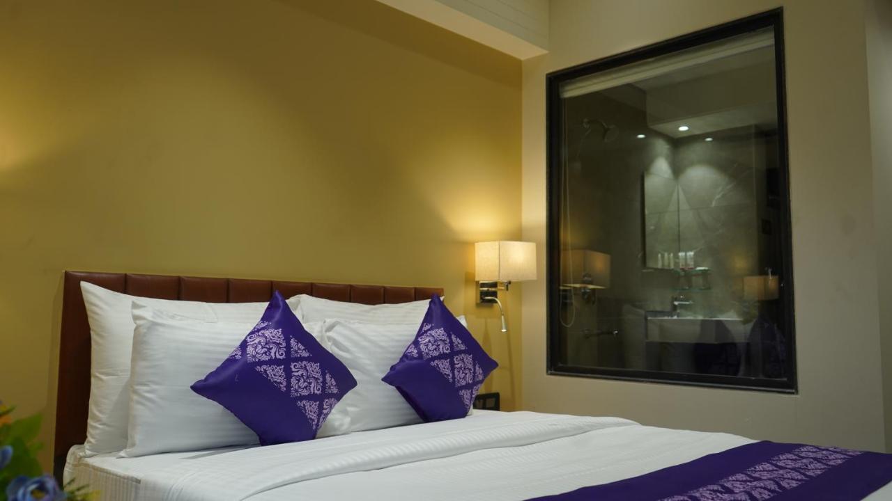 Purple Beds By Vits Dwarkesh, Surat Hotell Salabatpura Eksteriør bilde